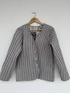 Veste matelassée en coton noir à motifs patchwork, réversible, légère, respirante, chaude, à fleurs, pour l'hiver, faite à la main, style resort - Product Image 5