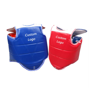 Protège-poitrine en cuir avec logo personnalisé pour entraînement de MMA et arts martiaux, protection corporelle avec mousse antidérapante - Product Image 3
