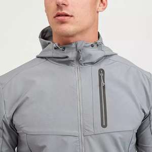 Chaqueta Deportiva Impermeable y Cortavientos con Capucha para Hombre, Ligera, Corte Regular, Informal, para Exteriores, con Logotipo Frontal - Product Image 3