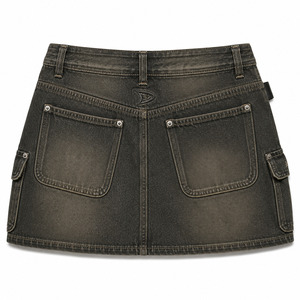Mini-jupe Cyber Denim pour femme, style Y2K, taille basse, cargo, avec boucle de sangle noire et finition délavée - Product Image 2