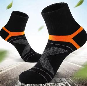 Chaussettes de sport pour hommes, respirantes, en polyester et élasthanne tricoté, épaisseur standard, motif géométrique, avec logo sur le revers, idéales pour l'été - Product Image 5