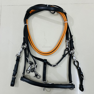 Nouvelle combinaison de bride plus légère en sangle enduite de PVC mat avec rembourrage gaufré en PVC blanc sur le casque - Product Image 1
