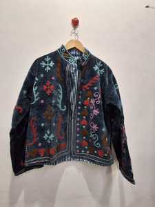 Veste bomber à col rond à bouton unique à séchage rapide avec motif floral brodé Suzani, courte et chaude en cachemire pour femmes - Product Image 1