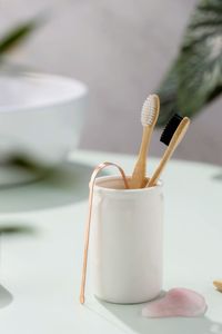 Support de nettoyage de langue en cuivre, présentoir en métal, décoration minimaliste - Product Image 1