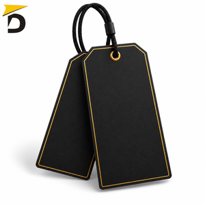 Etiquetas colgantes de moda personalizadas que ofrecen un diseño elegante, material premium y una impresión de calidad para boutiques de ropa y empaques de prendas. - Product Image 2
