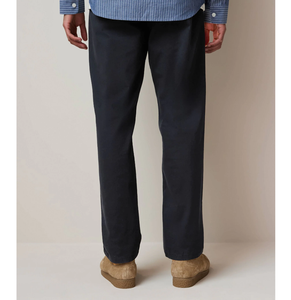 กางเกงชิโน่ผู้ชายสีน้ำเงินกรมท่า ผ้าทวิลยืด ป้องกันขนร่วง ป้องกันรอยยับ ผ้าฝ้ายออร์แกนิค ระบายอากาศ แห้งเร็ว ทรงตรงกลาง ใส่สบายสำหรับฤดูร้อน - Product Image 4