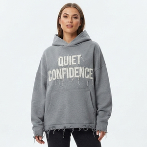 Sweat à capuche oversize pour femme en molleton bouclette avec ourlet effiloché et broderie vieillie, idéal pour l'hiver - Product Image 1
