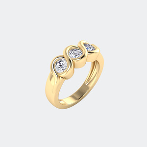 แหวนเพชรทรงกลมสามเม็ด 0.70 กะรัต ฝังแบบเบเซล - Product Image 4