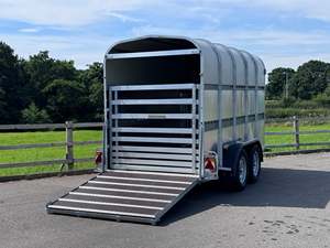 Remolque de Transporte de Ganado Ovino Directo de Fábrica |   Remolque de Alta Capacidad para Transporte de Animales |   Equipo para Ganado de Tamaño Personalizado - Product Image 1