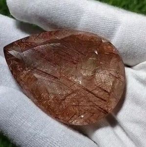 Piedra Preciosa de Cuarzo Rutilado Rojo Natural de Alta Calidad, Facetada en Forma de Pera, con Punta de Cristal en el Interior - Product Image 2