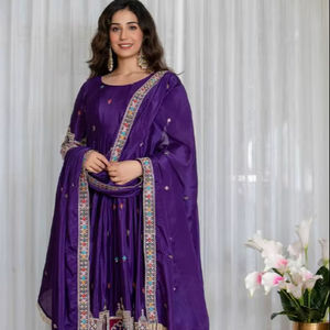 Conjunto de Traje de Fiesta para Mujer, Moderno, con Lentejuelas Bordadas con Múltiples Agujas, de Seda Chinnon Pura, de Secado Rápido, para Bodas y Diwali - Product Image 1