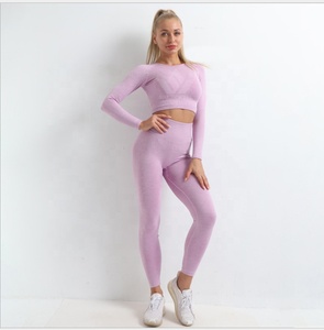 Ensemble de yoga sans couture côtelé rose 2 pièces pour femme – Leggings taille haute pleine longueur extensibles pour le fitness et les activités sportives - Product Image 6