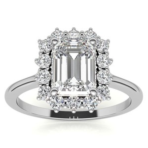 Anillo de compromiso y boda de moissanita con corte esmeralda de 8x10mm, engaste de puntas, chapado en oro sobre plata, solitario de lujo brillante para aniversario - Product Image 1