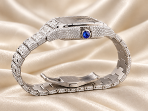 Montre-bracelet de luxe analogique à cadran carré mécanique avec chiffres romains, cristal saphir et bracelet en acier inoxydable, par Raj Gems Diamond - Product Image 4