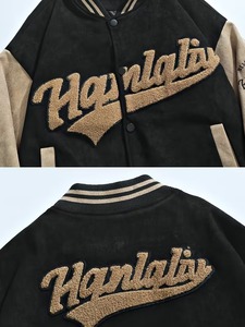 Chaqueta Varsity Negra Personalizada de Alta Calidad para Hombre con Letras Bordadas en Dorado y Mangas Beige, Chaqueta de Béisbol Estilo Varsity - Product Image 5