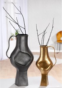 Jarrón de Mesa Negro Moderno con Acento Botánico, Diseño Industrial, Forma Escultural, Forma Geométrica Decorativa - Product Image 4