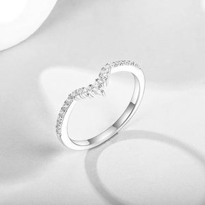 Bague de fiançailles en moissanite en forme de V, minimaliste, avec diamant taille poire, en argent sterling 925 - Product Image 4