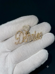 Colgantes de Corazón con Letra Minimalista de Moissanita Helada Personalizables y Modernos, de Oro Sólido de 10K, con Escritura Cursiva, Dijes de Collar Unisex para Regalo - Product Image 3