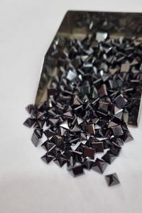 Moissanite noire facettée 6 mm, taille princesse, 20,00 ct, pierre non montée - Product Image 2