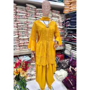 Ensemble de vêtements de fête pour femmes de créateur haut-bas et fantaisie Dupatta - Product Image 3