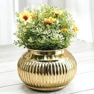 Pot de table doré métallisé à nervures élégantes, mini-jardinière ronde à finition brillante de qualité supérieure, disponible à prix de gros. - Product Image 1