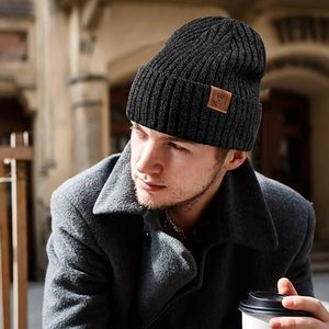 Gorros de Punto Personalizados al por Mayor para Invierno, 100% Acrílico, con Logotipo Personalizado Impreso en Serigrafía, Diseño en Relieve, Unisex, con Borde Reforzado - Product Image 2