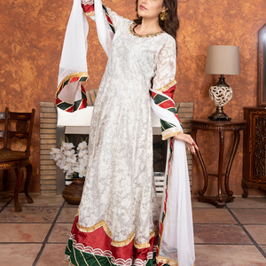 Ensemble 3 pièces brodé intégral style traditionnel, motif floral fantaisie, travail Gotta, comprenant une longue robe, un pantalon et un dupatta, pour adultes et jeunes filles - Product Image 2
