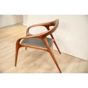 Fauteuil d'appoint moderne en bois de noyer, revêtement en cuir de qualité supérieure, accoudoirs en bois massif pour salon, PISANO - Product Image 2