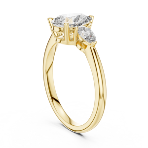 Elegante Anillo de Compromiso de Tres Piedras con Moissanita Corte Pera en Aleación de Oro Amarillo de 14K |   Anillo de Novia en Forma de Lágrima para Mujer, Venta al por Mayor, Fino - Product Image 5