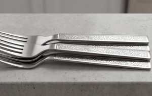 Ensemble de couverts en métal traditionnel avec motif floral en relief, finition miroir haute brillance, résistant à la rouille, pour mariage et repas - Product Image 5