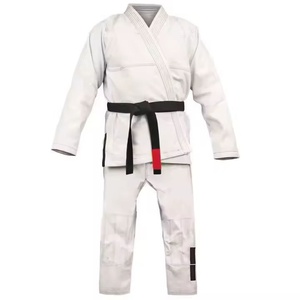Kimono de karaté pour adultes 100% coton blanc avec ceinture noire, design renforcé durable, unisexe, coupe classique - Product Image 1