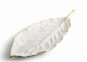 Tazón de cerámica premium en forma de hoja, hecho a mano, diseño minimalista, blanco con borde dorado, vajilla para regalo. - Product Image 6
