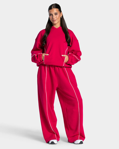 Pantalones Deportivos Anchos Personalizados para Mujer, Color Frambuesa, con Ribete en Contraste, con Bolsillos, Tela Suave y Transpirable de Alta Calidad, Talla Grande - Product Image 5