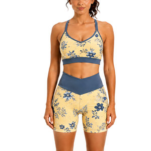 Ensemble de sport côtelé sans couture élégant pour femme – Tenue de fitness et d'entraînement extensible deux pièces - Product Image 1
