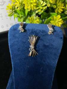 Conjunto de Joyería de Lujo con Colgante y Aretes con Incrustaciones de Diamantes Modernos en Oro Rosa para Mujer - Regalo para Fiesta, Compromiso y Aniversario - Product Image 2