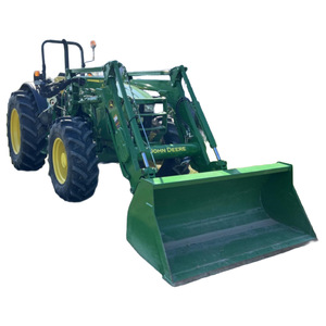 Tractor agrícola de 100 HP con tracción en las cuatro ruedas, listo para operaciones con ganado y heno. - Product Image 1