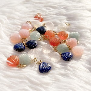 Colgante de Concha Marina Tallada en Cuarzo Rosa, Bañado en Oro, con Gema, Joyería Boho Costera, Regalo para Mujer, Hecho a Mano, Inspirado en la Playa - Product Image 5