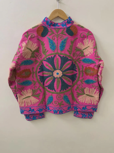 Veste brodée en velours de bohème rose Pardessus Suzani Veste courte brodée Suzani - Product Image 3