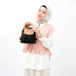 Premium Synthetic Leather Freya Bag Lady Solid Pattern Multi-functional Convertible Backpack Sling Bag Removable <b>Coin</b> <b>Wallet</b> - Product Image 1