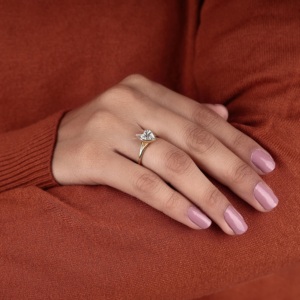Anillo de compromiso con diamante en forma de corazón, anillo solitario con bisel de oro de 14 quilates, anillo nupcial minimalista, anillo de promesa romántico, regalo para ella - Product Image 6