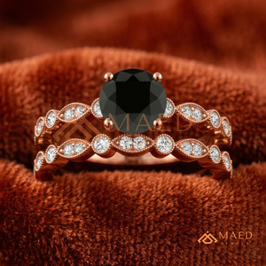 ชุดเครื่องประดับเจ้าสาวเงินแท้ 14K แหวนหมั้นเพชรโมอิสซาไนต์สีดำทรงกลม 2 กะรัต พร้อมแหวนคู่แบบวินเทจทรงมาร์คีส์ลายจุดมิลเกรน - Product Image 1