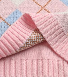 เสื้อสเวตเตอร์แขนกุดคอวีน้ำหนักเบาระบายอากาศได้ดี เสื้อสเวตเตอร์ถักลายทางแบบวาร์ซิตี้สำหรับผู้ชายที่ซักด้วยเครื่องได้เพื่อความสบายตลอดวัน - Product Image 4