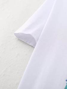 Camiseta Blanca Oversize para Mujer, con Estampado de Moda Hecho a Mano, Hombros Caídos, Cuello Redondo, Corte Holgado, Estilo Primavera-Verano - Product Image 4