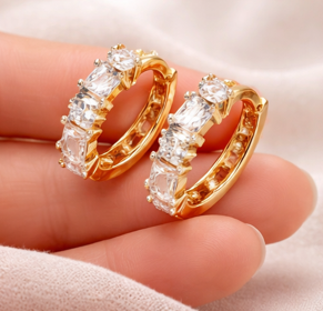 Boucles d'oreilles de luxe pour femmes, serties de diamants naturels, plaquées or, personnalisables, de haute qualité, disponibles en gros - SUTARIYA - Product Image 4
