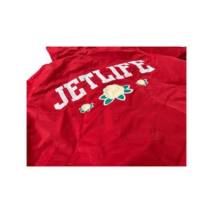 Veste de coach en nylon pour homme, à capuche, avec logo brodé personnalisé, légère et adaptée à une utilisation quotidienne en extérieur. - Product Image 4