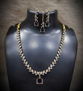 Conjunto de Colgante Chapado en Oro con Piedras, Diseño de Hoja Premium, Hecho a Mano en India, Regalo Ideal para Compromisos, Bodas y Fiestas, el Más Vendido y en Tendencia - Product Image 4