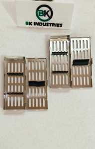 Plateau de stérilisation dentaire en acier inoxydable argenté ergonomique pour 5 instruments, usage professionnel manuel, certifié CE - Product Image 4