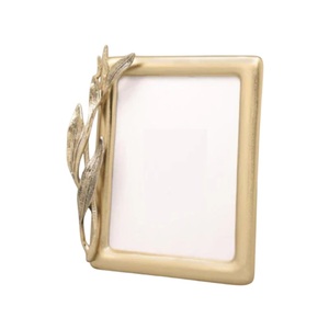 Vintage <b>Gold</b> Leaf Metal Picture <b>Frame</b> Wholesale Antique Brass Embossed Photo <b>Frame</b> For Tabletop Home Decor Wedding Gift - Product Image 2