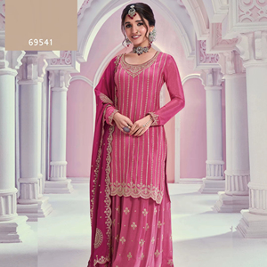 Traje Gharara Moderno Semisellado con Bordado de Lentejuelas Chinon para Bodas y Fiestas de Diwali - Product Image 1