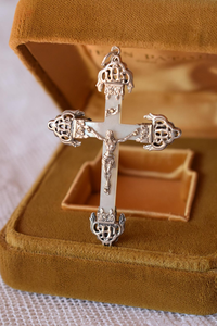 Messing San Pietro Altar-Kruzifix Katholische Kirche Kreuz Religiöses Altarkreuz Statue Kapelle Kirchendekoration Gebetsraum-Dekoration - Product Image 6